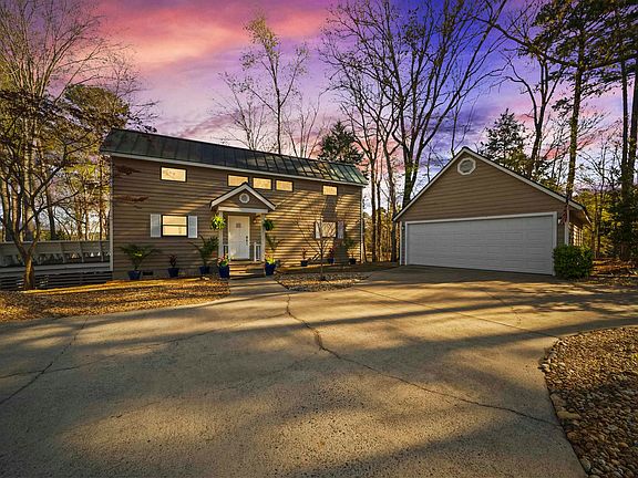 2nd image of 128 Forest Ridge Cir