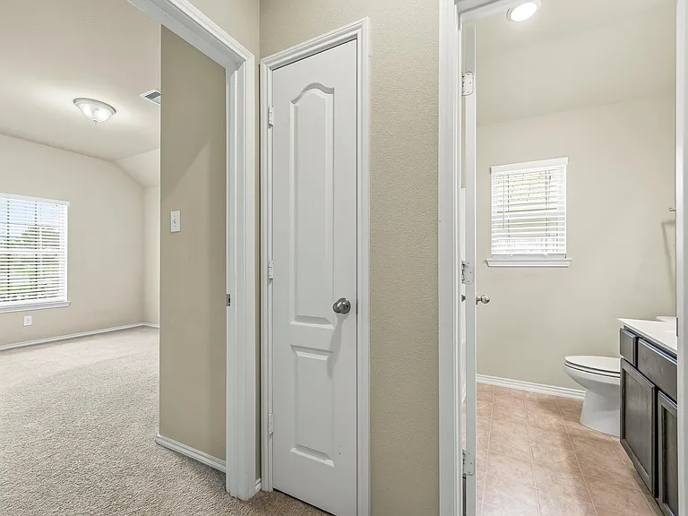 7126 Whitlow Wonder Ln — Photo 8