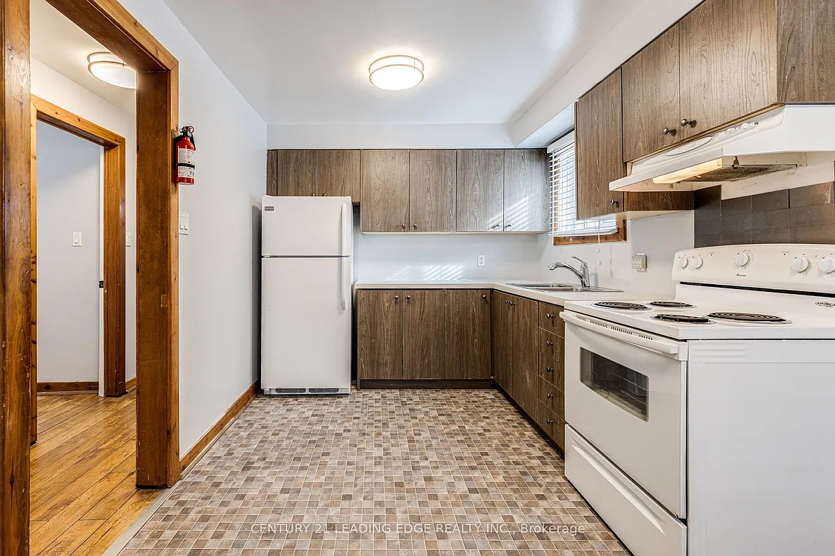 Building Photo - 796 Midland Ave #1