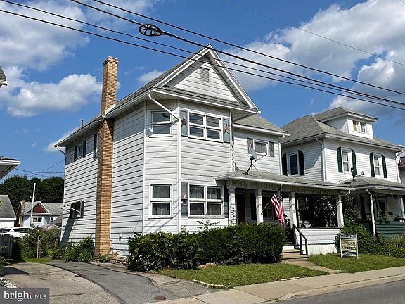 2nd image of 216 N 9th St