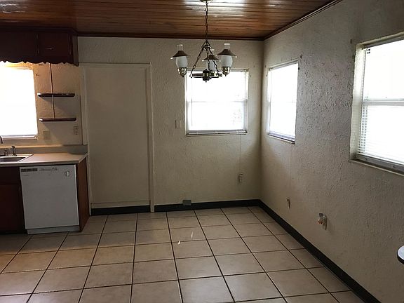 2nd image of 1810 Casco St