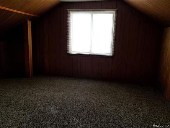 5th image of 141 Earlmoor Blvd