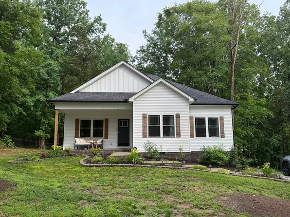 109 Long Rd, Charlotte, TN 37036