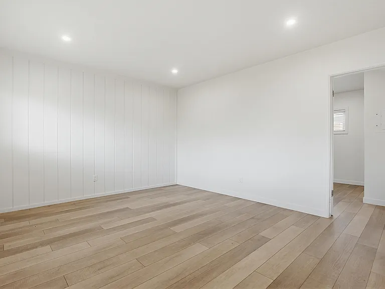 413 1/2 S Myers St #1 — Photo 11