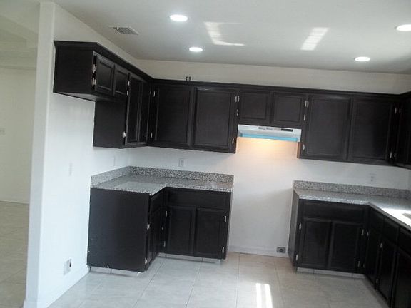 3rd image of 2304 Flores Dr