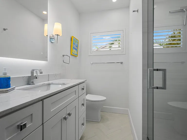 611 N Palmway — Photo 12