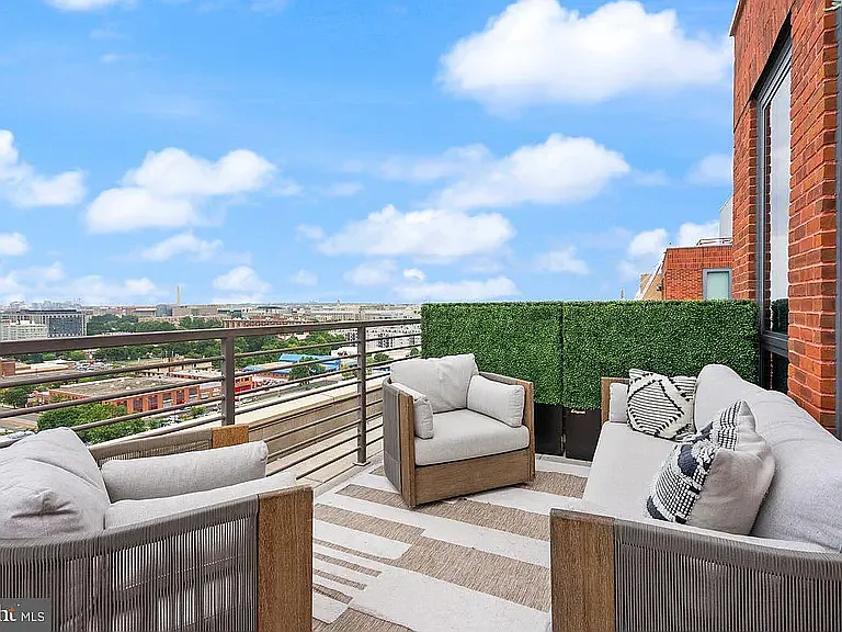 1211 Van St SE #Penthouse 4 — Photo 21
