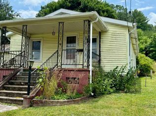 2225 W Ridge Rd, Wytheville, VA 24382