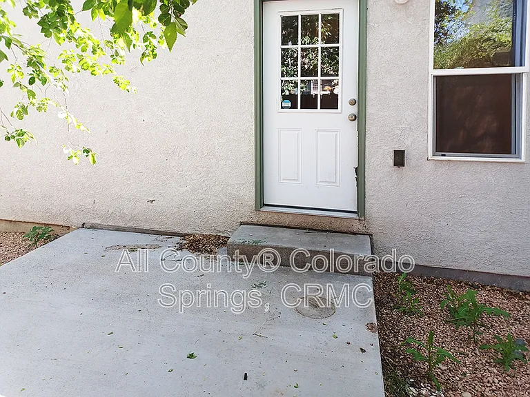 53 Royal Crest Dr — Photo 26