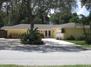 1305 Garden Ave, Tarpon Springs, FL 34689