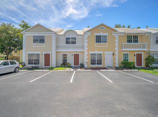 2885 S Cambridge Ln, Cooper City, FL 33026