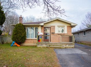 7789 Ethel St, Niagara Falls, ON L2H 2M9