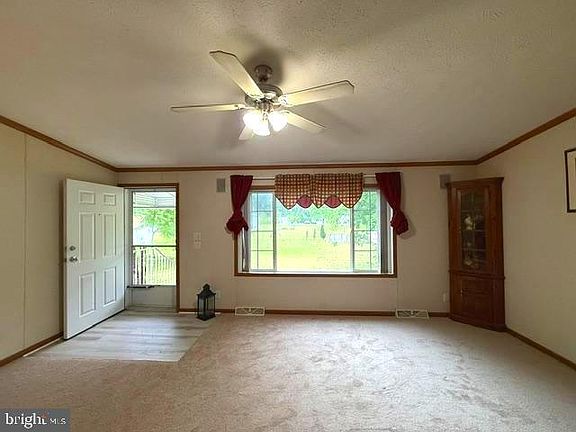 4th image of 49 Nevada Ave
