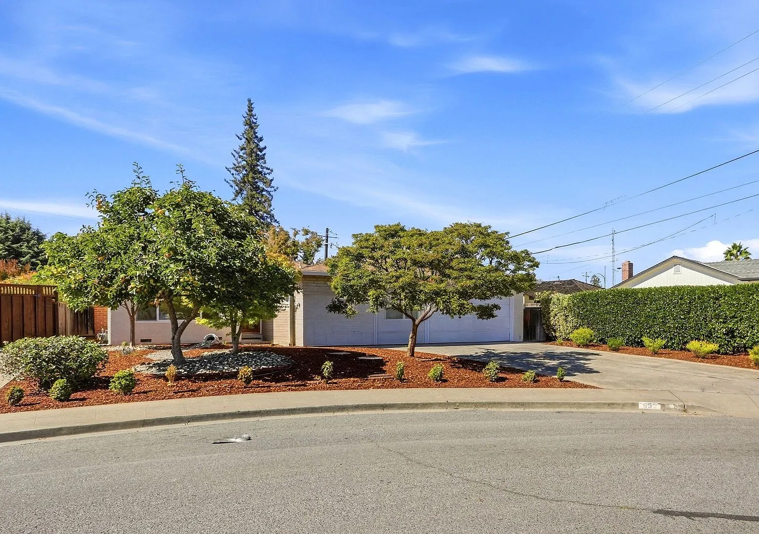 Charming Mountain View home with mature fruit trees and a private backyard retreat — Photo 1