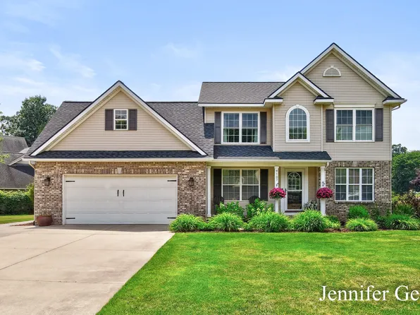 9107 Lady Lauren Dr NE, Rockford, MI 49341