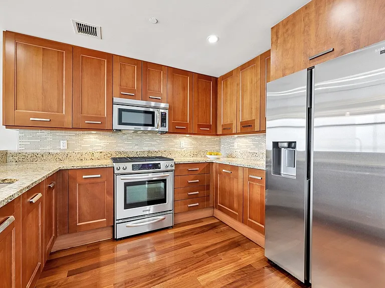 8100 River Rd #817 — Photo 9