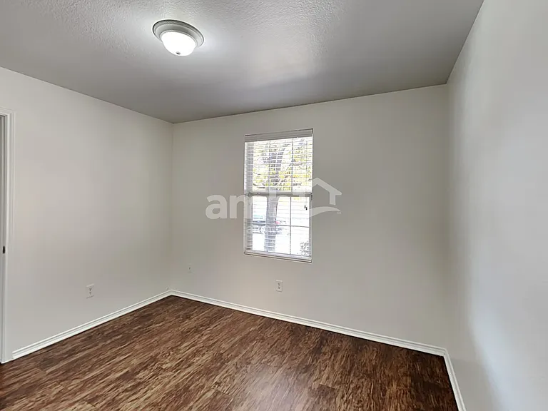 742 Mission Ln — Photo 15