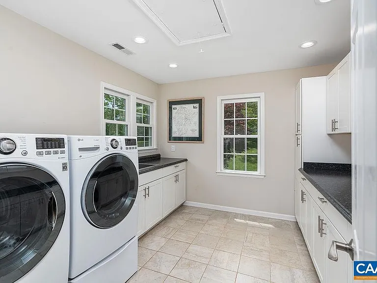 2810 Locust Hill Dr — Photo 17