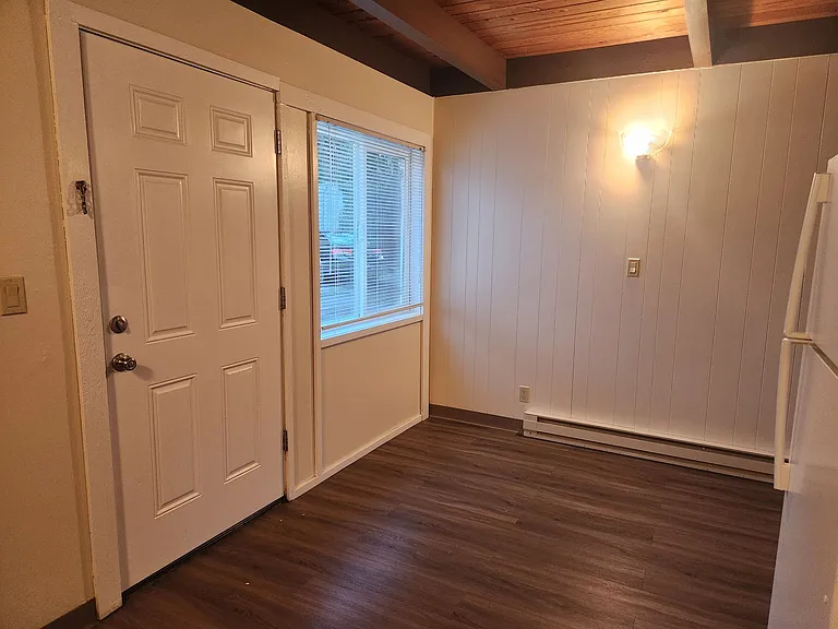 840 SW Grove St — Photo 40