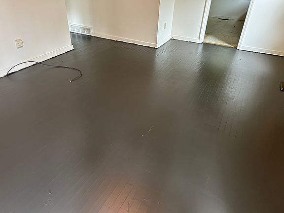 3rd image of 4030 Morris St