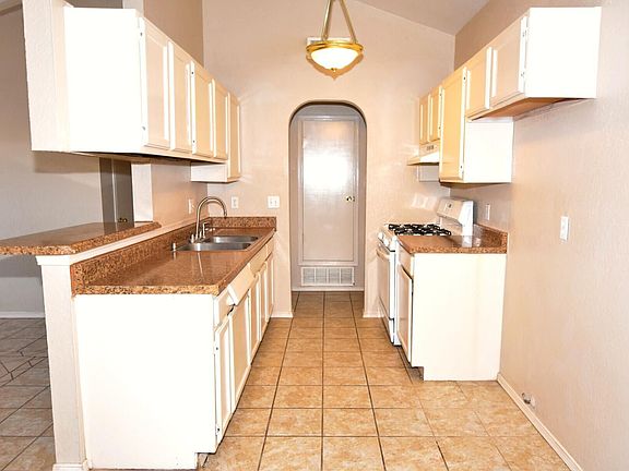 5th image of 2109 Robert Wynn St