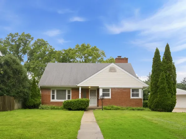 114 N Lancaster St, Mount Prospect, IL 60056
