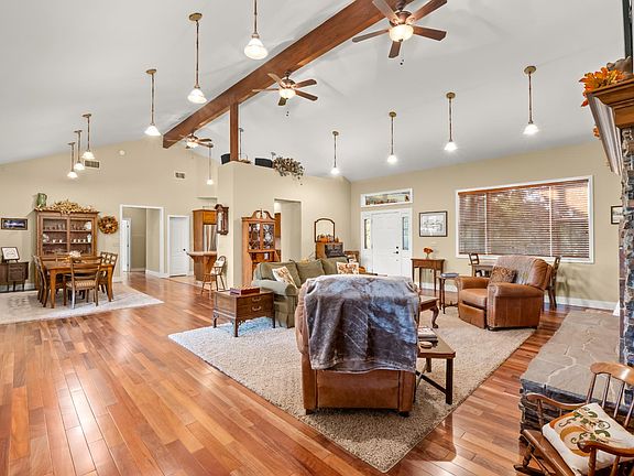 4th image of 16787 Paula Rd