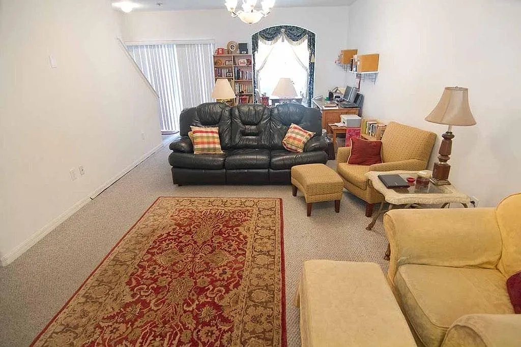 2 bed, 2.5 bath, 1696 sqft, $1,850 — Photo 3