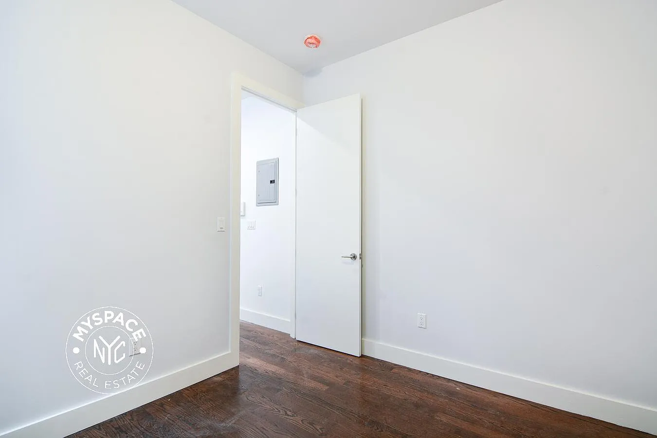 573 East 22nd Street — Photo 4