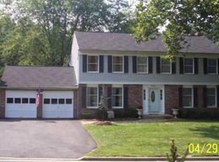 1832 Clovermeadow Dr, Vienna, VA 22182