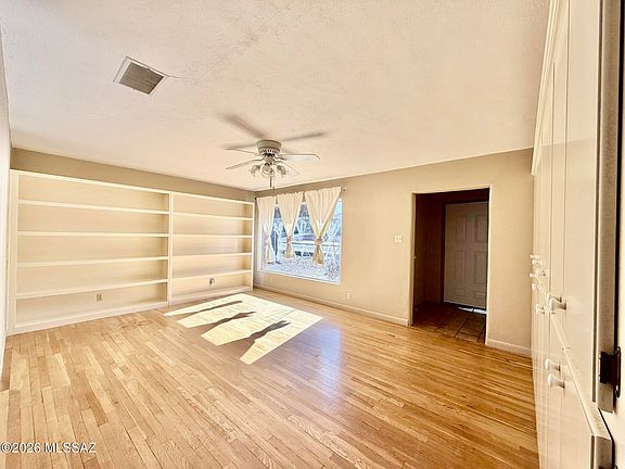 4th image of 274 W Bonita St
