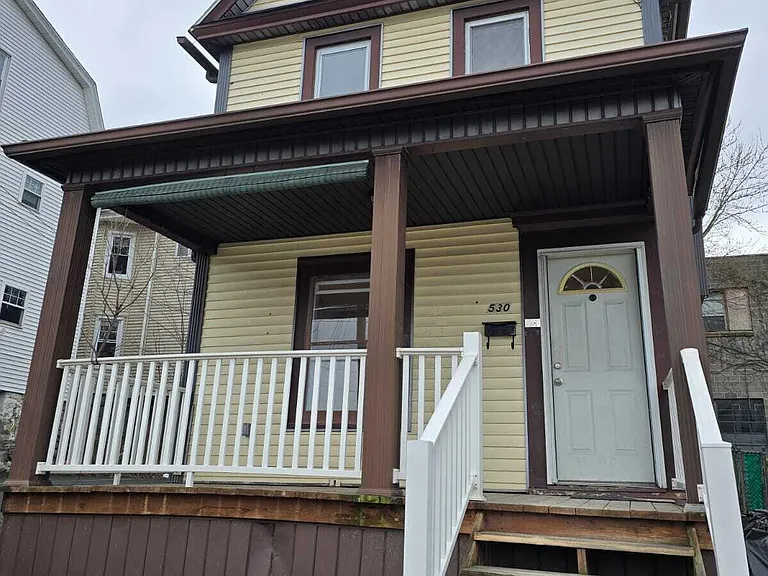 530 Myrtle St — Photo 1