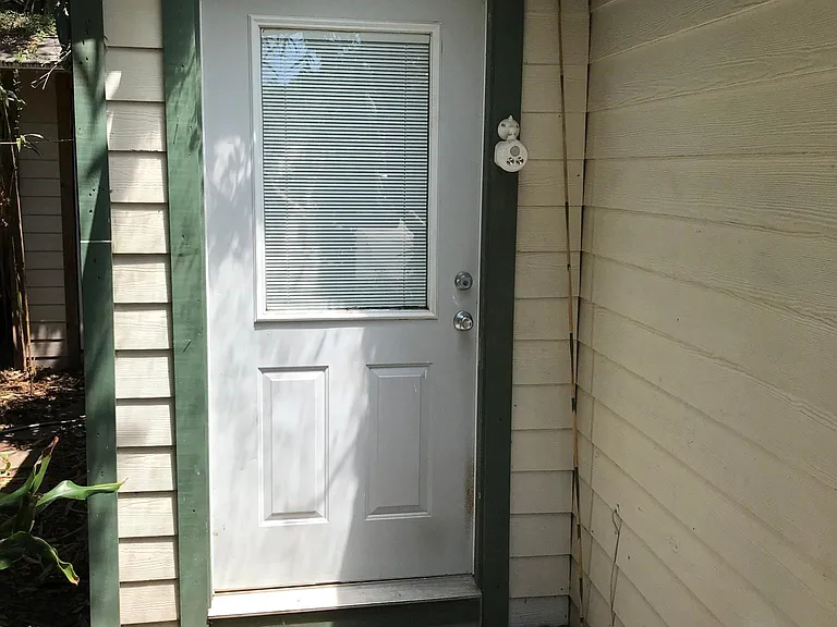 1700 E Crystal Lake Ave #REAR — Photo 6