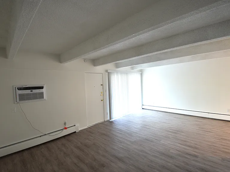 4440 Laguna Pl - Meadows Apartments — Photo 24