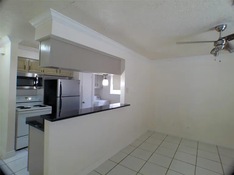 6350 Crestside Dr — Photo 10