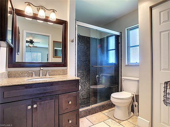 5th image of 131 SE 12th Pl