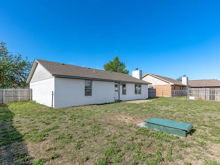 907 W Tesio Way — Photo 18