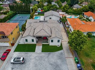 22913 Burbank Blvd, Woodland Hills, CA 91367