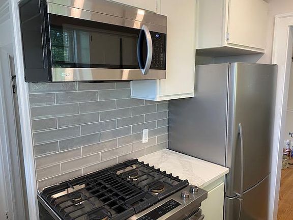 3rd image of 201 S Abingdon St