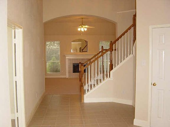 3rd image of 7123 Park Hill Trl
