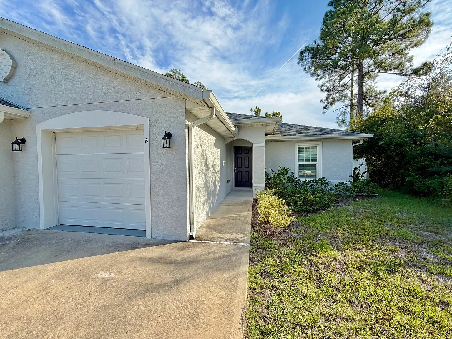 3 bed, 1211 sqft, $1,600 — Photo 1