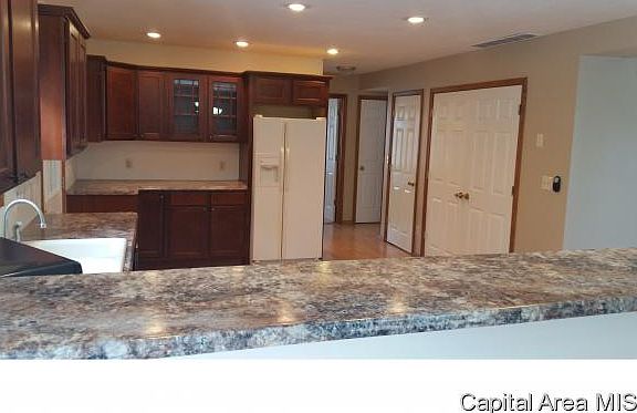 3rd image of 23 Quail Run Dr
