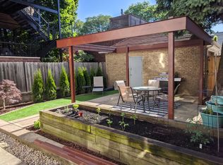 3919 N Greenview Ave APT 2F, Chicago, IL 60613