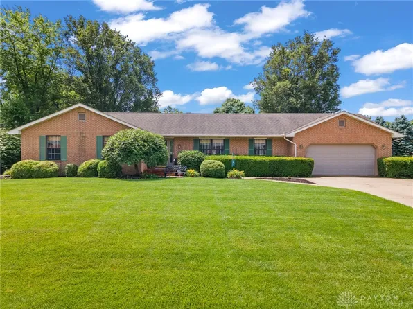 1686 Laurel Creek Dr, Troy, OH 45373