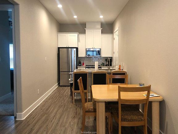 3rd image of 501 Park Pl #B