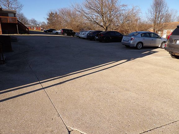 4th image of 65 Ashwood Ct APT 7