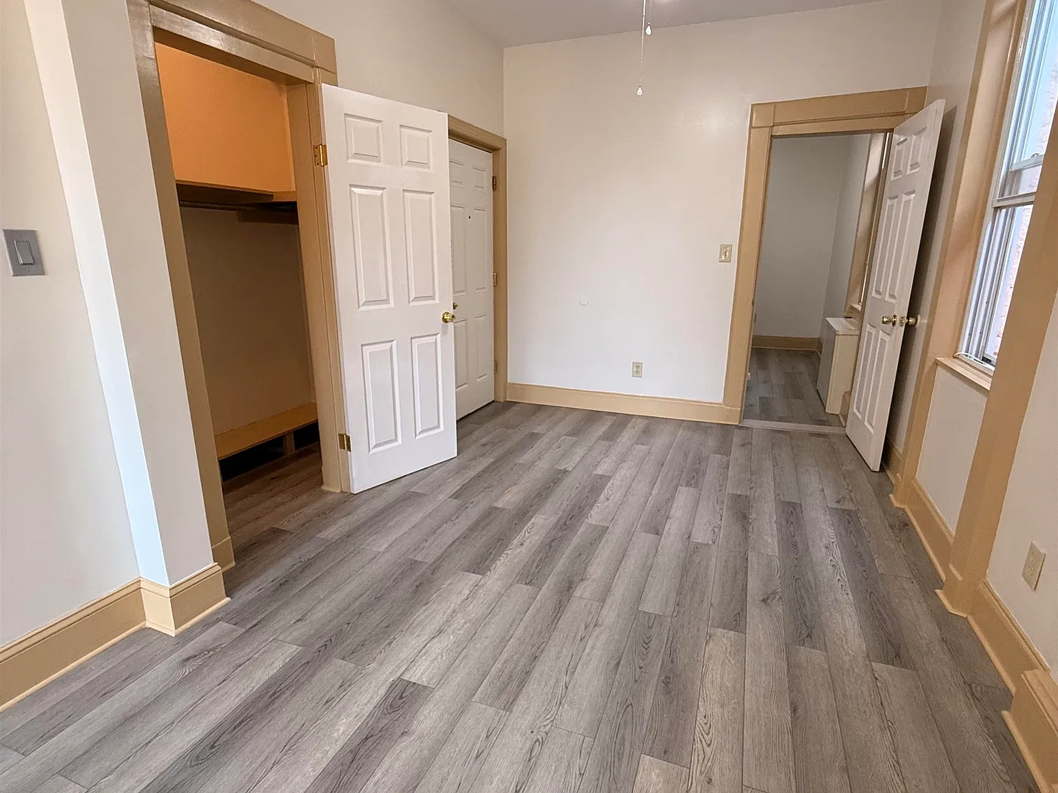 2 bed, 1.0 bath, 650 sqft, $2,200 — Photo 2