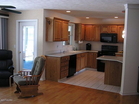 3rd image of 7203 Orlin Ct NE