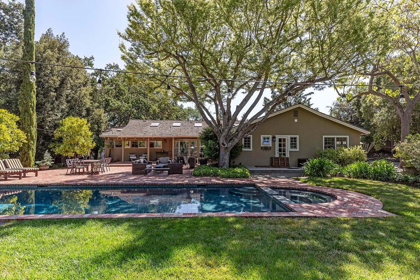 11981 Magdalena Ave photo 1