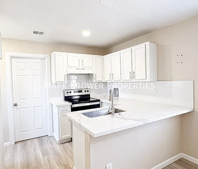 1936 E Yale St #C — Photo 1